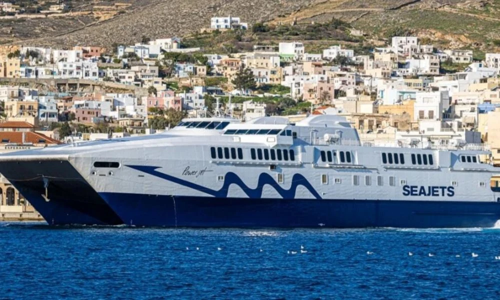 Ταλαιπωρία για 783 επιβάτες του καταμαράν «Power Jet» στο λιμάνι του Ηρακλείου- Απαγορεύτηκε ο απόπλους λόγω μηχανικής βλάβης